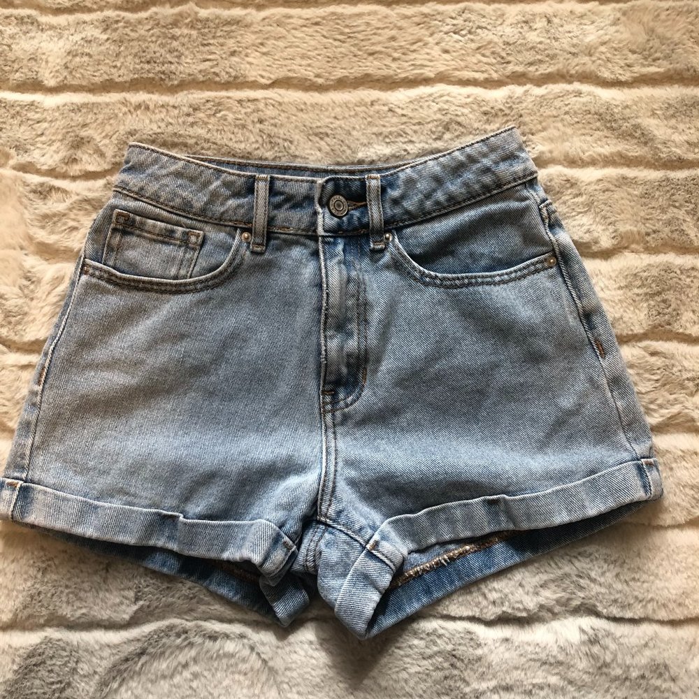 PACSUN LIGHT BLUE DENIM MON SHORTS - SIZE 23